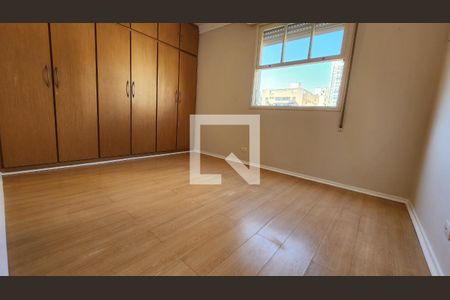 Quarto 1 de apartamento para alugar com 3 quartos, 130m² em Gonzaga, Santos