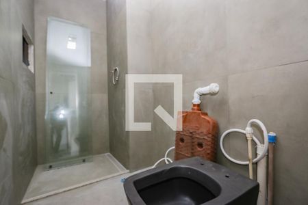 Banheiro de kitnet/studio para alugar com 1 quarto, 28m² em Jardins, São Paulo
