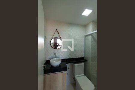 Banheiro de apartamento para alugar com 1 quarto, 28m² em Vila Tolstoi, São Paulo