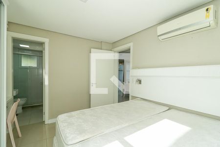 Quarto Suíte de apartamento para alugar com 2 quartos, 66m² em Marcílio Dias, Porto Alegre