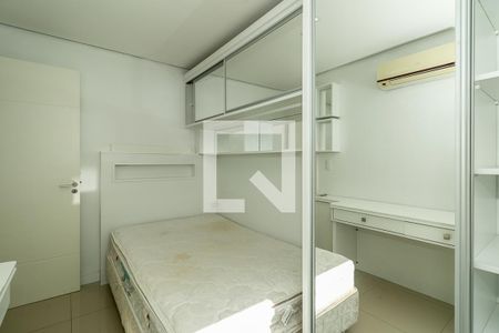 Quarto 2 de apartamento para alugar com 2 quartos, 66m² em Marcílio Dias, Porto Alegre