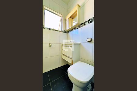 Banheiro de kitnet/studio para alugar com 1 quarto, 30m² em Jardim Monte Carmelo, Guarulhos