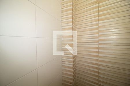 Banheiro de casa para alugar com 1 quarto, 18m² em Jardim Ataliba Leonel, São Paulo