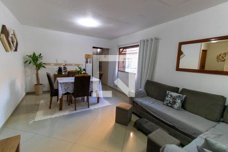 Casa à venda com 6 quartos, 240m² em Santa Rosa, Niterói