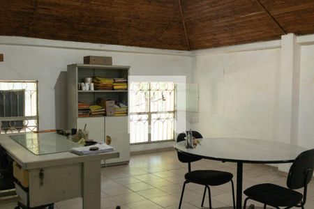 Casa à venda com 183m², 3 quartos e 1 vaga Casa à venda com 183m², 3 quartos e 1 vagaSalão do Terraço 2