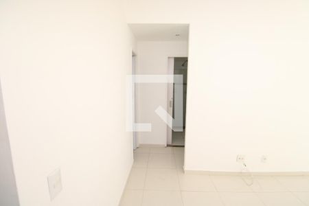 Corredor de apartamento para alugar com 2 quartos, 47m² em Todos Os Santos, Rio de Janeiro