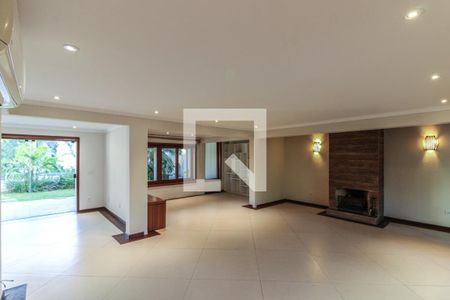 Casa de condomínio à venda com 484m², 4 quartos e 2 vagasSala