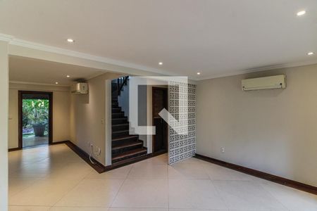 Sala de casa de condomínio à venda com 4 quartos, 484m² em Recreio dos Bandeirantes, Rio de Janeiro