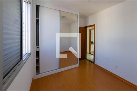 Quarto 2 de apartamento à venda com 3 quartos, 110m² em Coração Eucarístico, Belo Horizonte