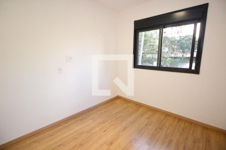 Quarto 1 de apartamento para alugar com 2 quartos, 50m² em Vila Suzana, São Paulo