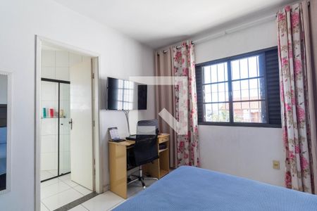 Casa à venda com 249m², 3 quartos e 2 vagas Casa à venda com 249m², 3 quartos e 2 vagasQuarto Suíte 1
