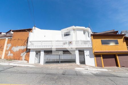 Casa à venda com 249m², 3 quartos e 2 vagas Casa à venda com 249m², 3 quartos e 2 vagasFachada