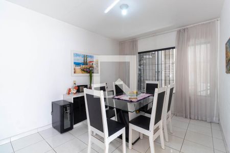 Casa à venda com 249m², 3 quartos e 2 vagas Casa à venda com 249m², 3 quartos e 2 vagasCopa