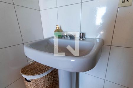 Casa à venda com 249m², 3 quartos e 2 vagas Casa à venda com 249m², 3 quartos e 2 vagasBanheiro da Suíte 2