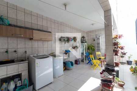 Casa à venda com 249m², 3 quartos e 2 vagas Casa à venda com 249m², 3 quartos e 2 vagasLavanderia