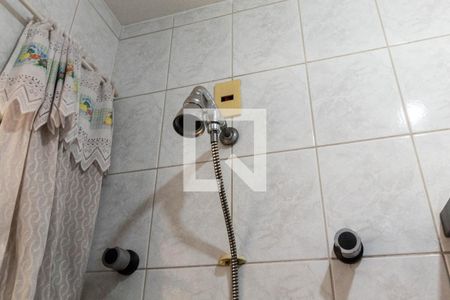 Casa à venda com 249m², 3 quartos e 2 vagas Casa à venda com 249m², 3 quartos e 2 vagasChuveiro