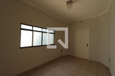 Sala de casa para alugar com 4 quartos, 211m² em Parque das Figueiras, Ribeirão Preto