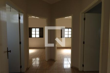 Corredor  de casa para alugar com 4 quartos, 211m² em Parque das Figueiras, Ribeirão Preto