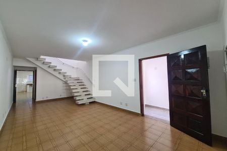 Sala de casa para alugar com 3 quartos, 133m² em Jardim Piqueroby, São Paulo