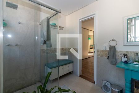 Casa para alugar com 450m², 4 quartos e 4 vagas Casa para alugar com 450m², 4 quartos e 4 vagasBanheiro Corredor