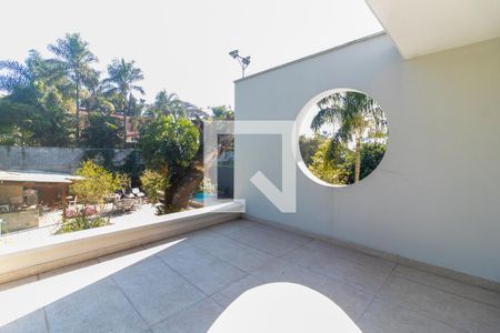 Casa para alugar com 450m², 4 quartos e 4 vagas Casa para alugar com 450m², 4 quartos e 4 vagasVaranda