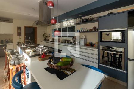 Casa para alugar com 450m², 4 quartos e 4 vagas Casa para alugar com 450m², 4 quartos e 4 vagasCozinha