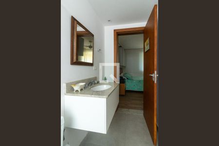 Casa para alugar com 450m², 4 quartos e 4 vagas Casa para alugar com 450m², 4 quartos e 4 vagasBanheiro da Suíte 1