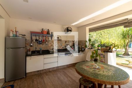 Casa para alugar com 450m², 4 quartos e 4 vagas Casa para alugar com 450m², 4 quartos e 4 vagasCozinha