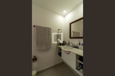 Casa para alugar com 450m², 4 quartos e 4 vagas Casa para alugar com 450m², 4 quartos e 4 vagasBanheiro da Suíte 2