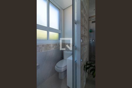 Casa para alugar com 450m², 4 quartos e 4 vagas Casa para alugar com 450m², 4 quartos e 4 vagasBanheiro Corredor