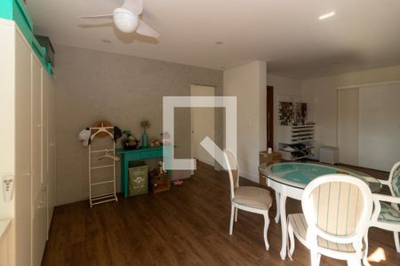 Casa para alugar com 450m², 4 quartos e 4 vagas Casa para alugar com 450m², 4 quartos e 4 vagasCloset