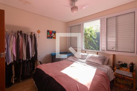 Casa para alugar com 450m², 4 quartos e 4 vagas Casa para alugar com 450m², 4 quartos e 4 vagasQuarto Suíte 2