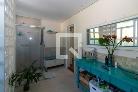 Casa para alugar com 450m², 4 quartos e 4 vagas Casa para alugar com 450m², 4 quartos e 4 vagasBanheiro Corredor