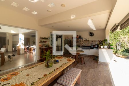 Casa para alugar com 450m², 4 quartos e 4 vagas Casa para alugar com 450m², 4 quartos e 4 vagasSala