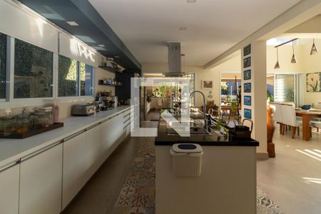 Casa para alugar com 450m², 4 quartos e 4 vagas Casa para alugar com 450m², 4 quartos e 4 vagasCozinha