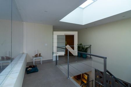 Casa para alugar com 450m², 4 quartos e 4 vagas Casa para alugar com 450m², 4 quartos e 4 vagasHall