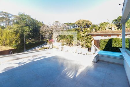 Casa para alugar com 450m², 4 quartos e 4 vagas Casa para alugar com 450m², 4 quartos e 4 vagasVaranda