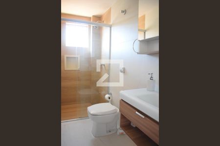 Banheiro da Suíte de apartamento para alugar com 3 quartos, 76m² em Água Verde, Curitiba