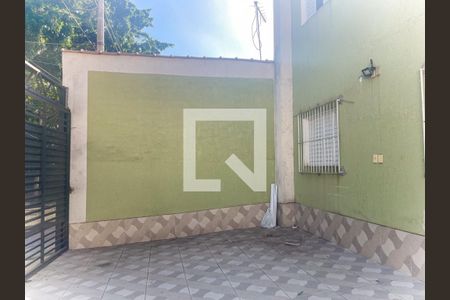 Garagem de casa à venda com 6 quartos, 264m² em Jardim Nadir, São Paulo