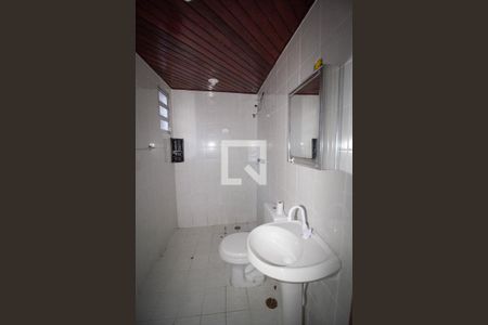 Banheiro de casa para alugar com 1 quarto, 40m² em Vila Palmeiras, São Paulo