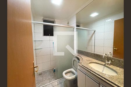 Banheiro de apartamento à venda com 3 quartos, 113m² em Santa Cruz Industrial, Contagem