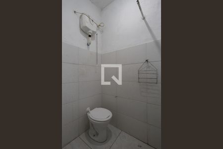 Banheiro de casa para alugar com 1 quarto, 30m² em Casa Verde Alta, São Paulo