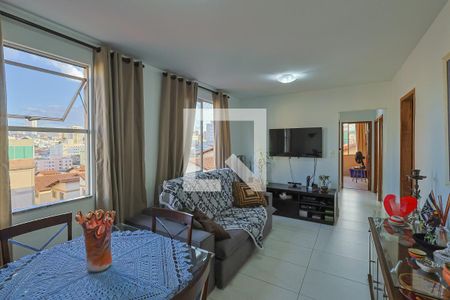 Sala de apartamento à venda com 4 quartos, 77m² em Sagrada Família, Belo Horizonte