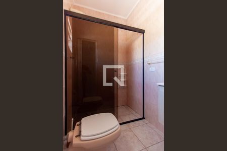 Banheiro da Suíte 1 de casa para alugar com 2 quartos, 100m² em Vila Bela, São Paulo
