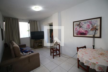 Sala de apartamento para alugar com 2 quartos, 52m² em Brás de Pina, Rio de Janeiro