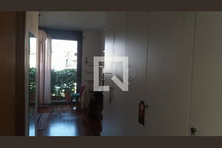 Casa à venda com 3 quartos, 156m² em Vila Gomes, São Paulo