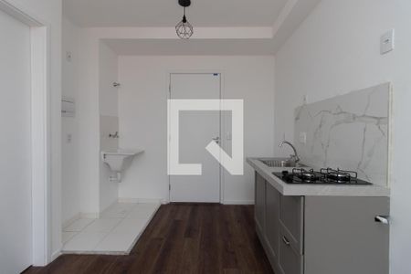 Sala/Cozinha de apartamento para alugar com 1 quarto, 29m² em Parque Vitoria, São Paulo