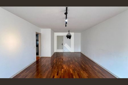 Sala  de apartamento para alugar com 2 quartos, 130m² em Pinheiros, São Paulo