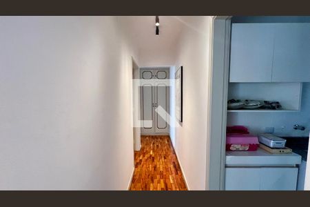 Corredor de apartamento para alugar com 2 quartos, 130m² em Pinheiros, São Paulo