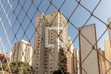 Suíte vista de apartamento à venda com 2 quartos, 62m² em Moema, São Paulo